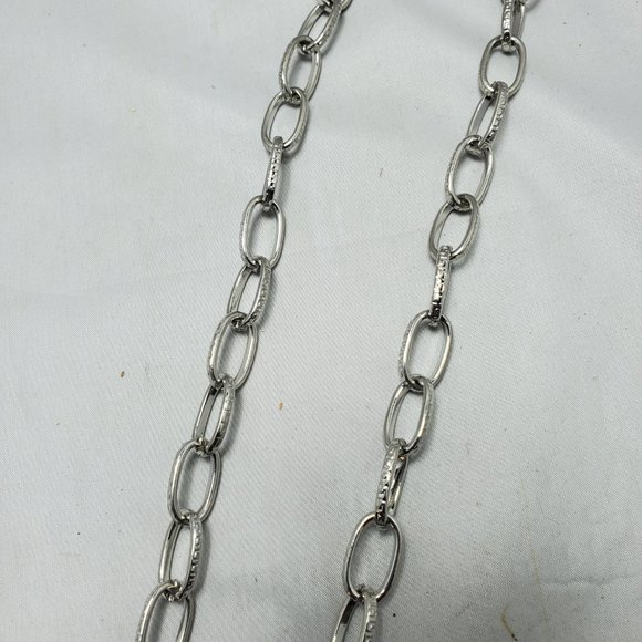 Bijou long silver link necklace with medallion & rhinestones & fringes - Picture 6 of 7